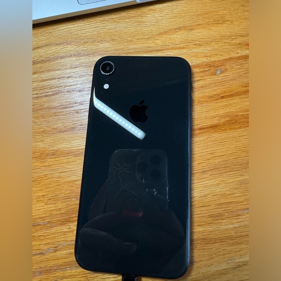 Used Black Unlocked IPhone XR with free black phone case - Picture 4 of 7